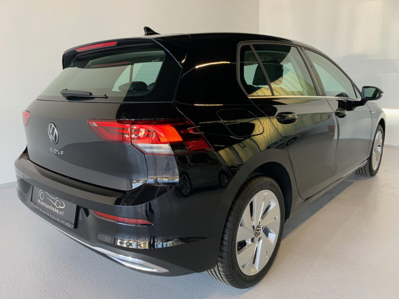 
								Volkswagen Golf VIII Style 1,5 TSI Neuwagen – 24 % full									