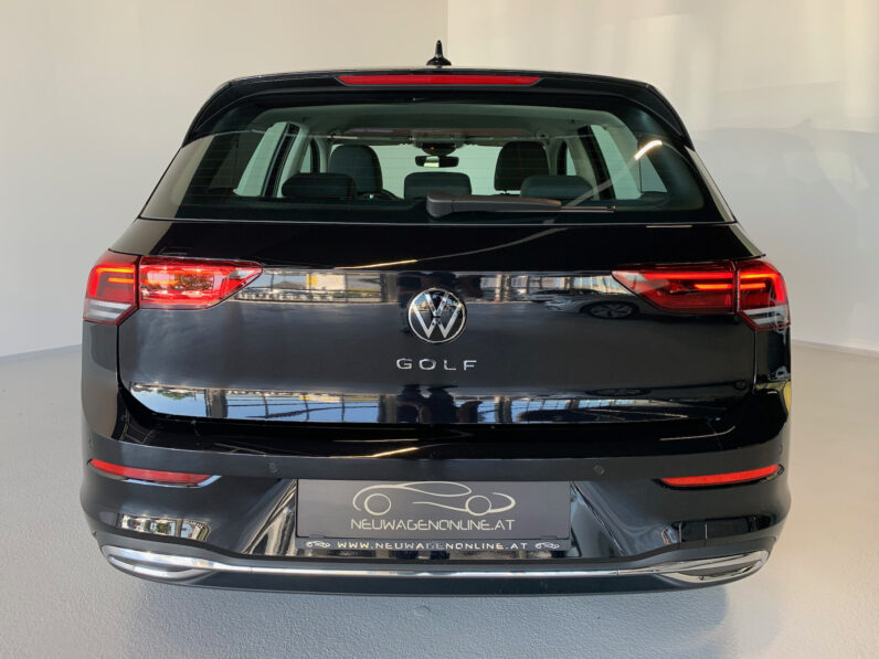 
								Volkswagen Golf VIII Style 1,5 TSI Neuwagen – 24 % full									